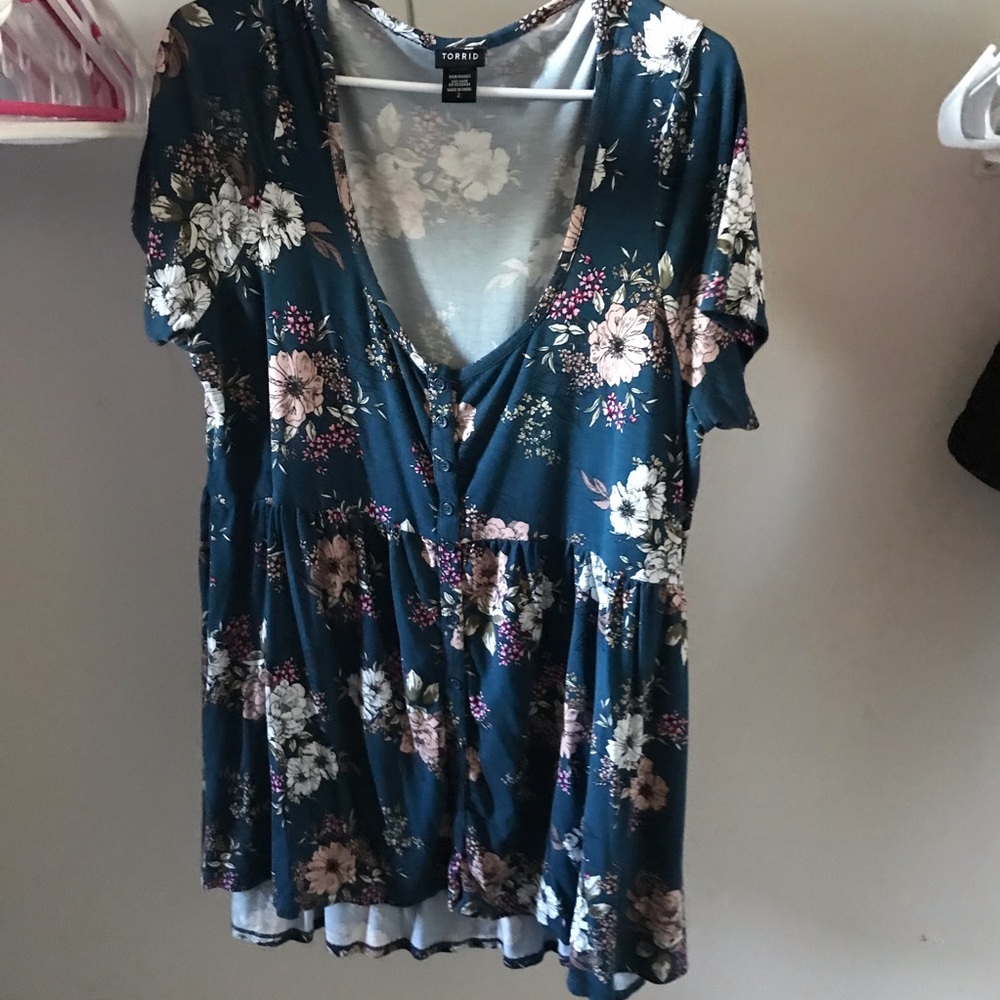 Torrid turquoise floral top